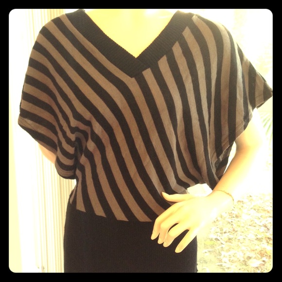 De Rotchild Sweaters - DE ROTCHILD STRIPED 🦇WING V-NECK SWEATER